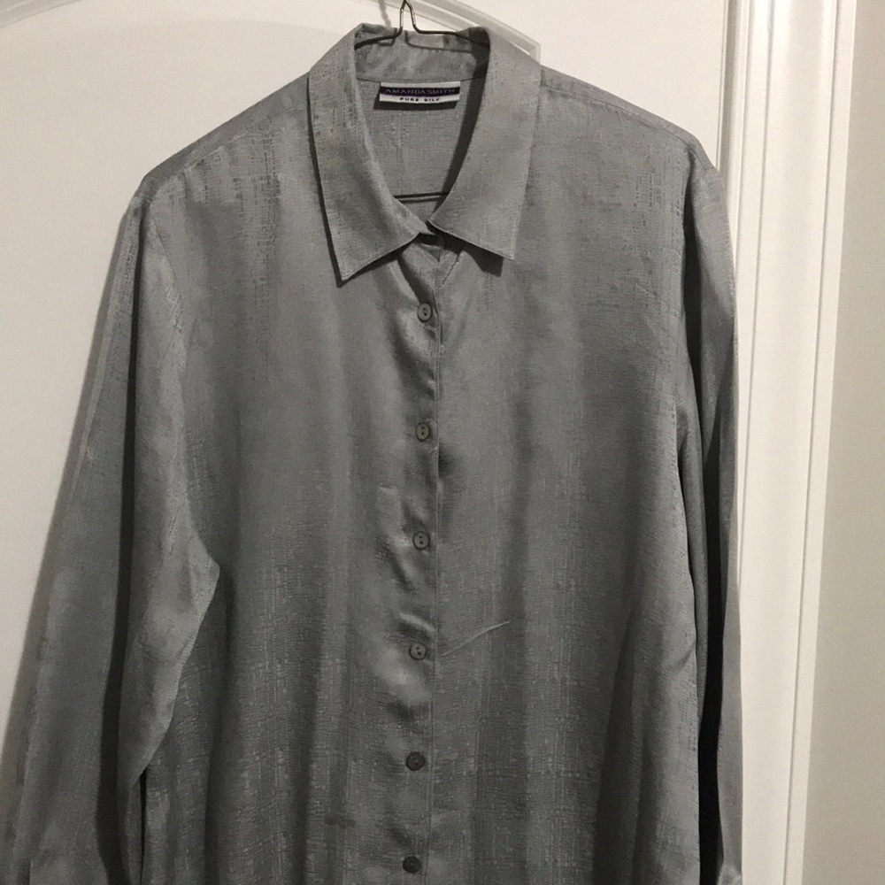 AMANDA SMITH 100% silk grey texture button down blouse size L